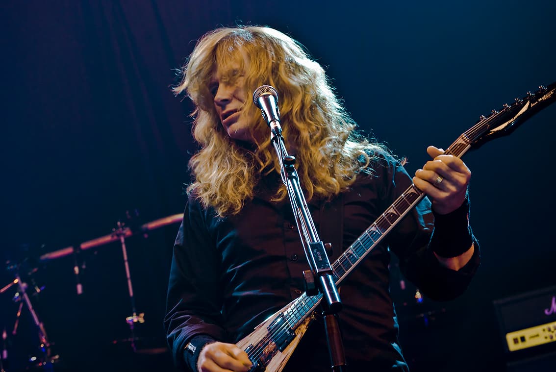 Portada de la entrevista: INTERVIEW WITH DAVE MUSTAINE: MEGADETH HIGH RISK